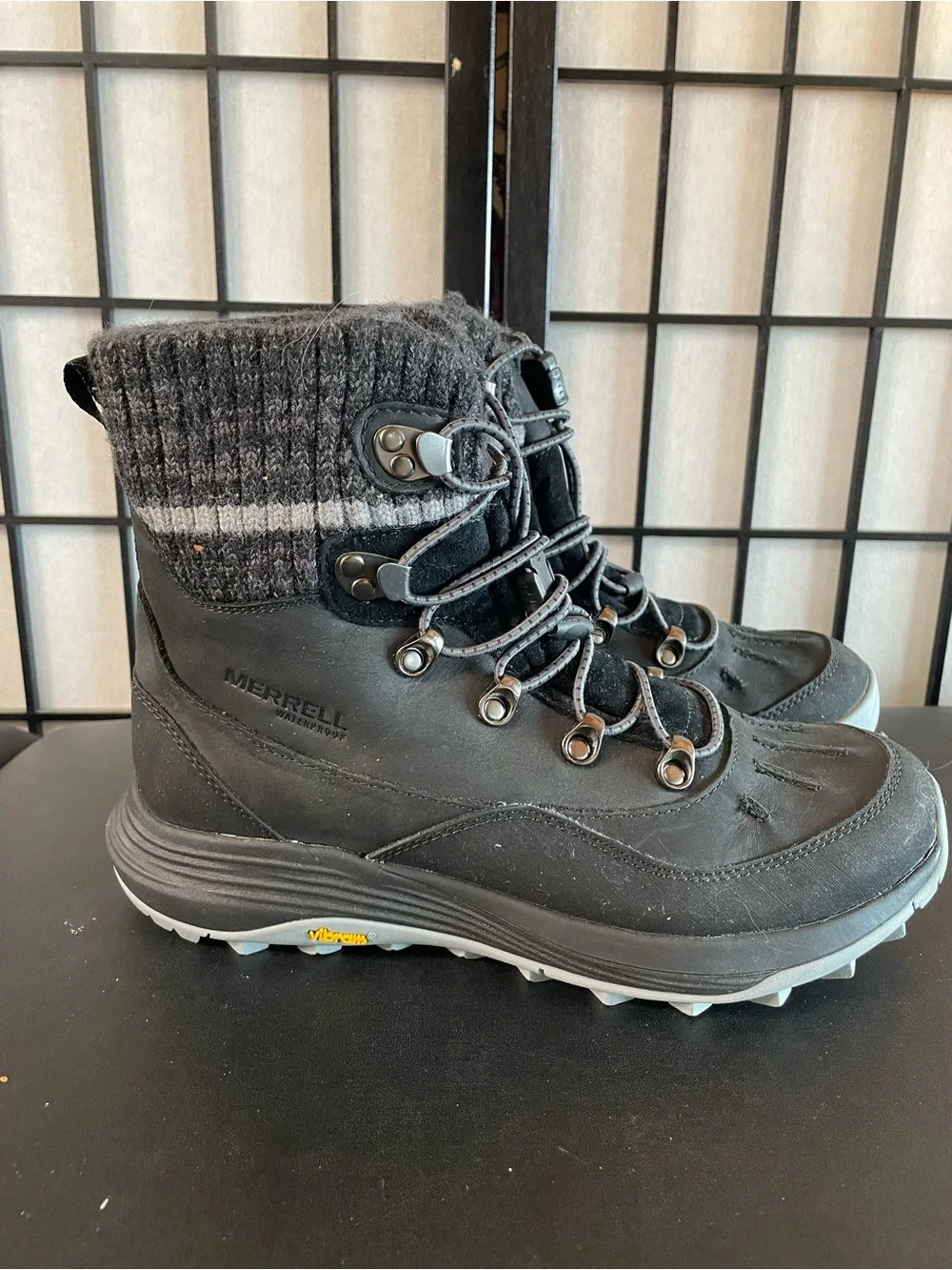 Merrel Siren 4 Thermo Mid Waterproof Boot Women’s Size 9 Black Nobuck J036658